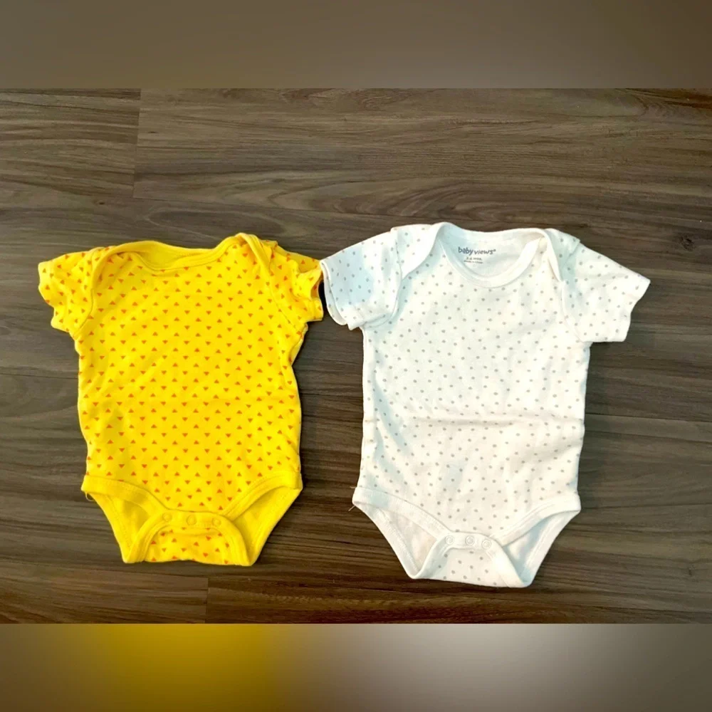 Baby Gear Yellow and White speckled Dot Bodysuits size 3-6 months